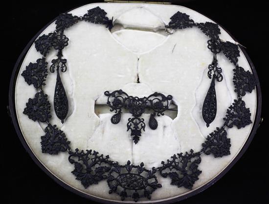 A 19th century Berlin? ironwork parure, necklace 15.5in.